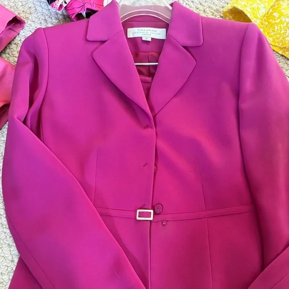 Tahari Pink Blazer Structured Fit Classic Design - Picture 2 of 2